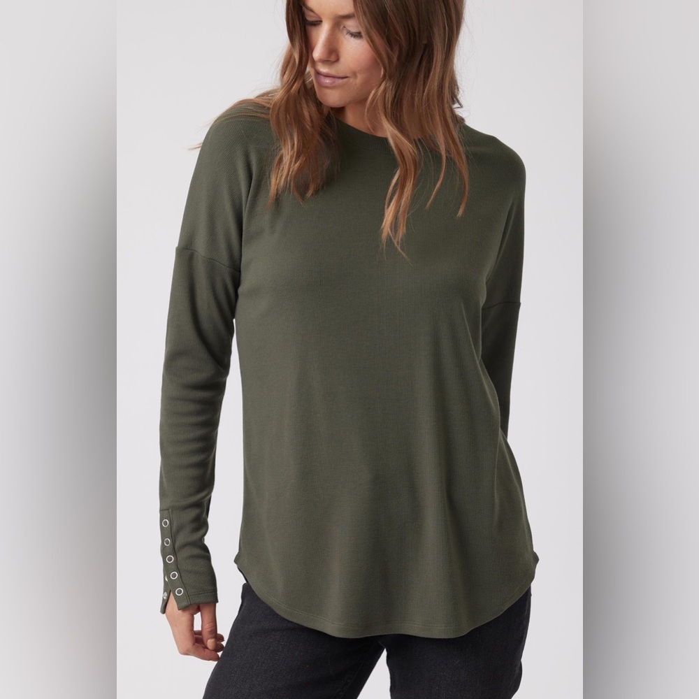 NWOT Women's Decjuba Olive Rib Long Sleeve Top Size 6 Casual Relaxed Thermal